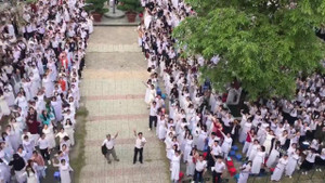 Sau sơ kết học kỳ I, học sinh ở Đồng Nai hô vang 'Việt Nam vô địch' cổ vũ đội nhà trước tứ kết