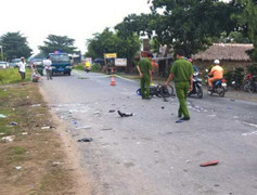 Xe máy chở 3 tông xe nhà đòn, 3 thanh niên chết thảm