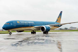 Nguyên nhân máy ba​y xịn nhất Việt Nam bị va hỏng cửa