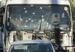 Danh tính thủ phạm vụ tấn công đẫm máu ở Pháp