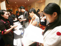 Tìm trường học tại nước ngoài: 5 điều nên biết