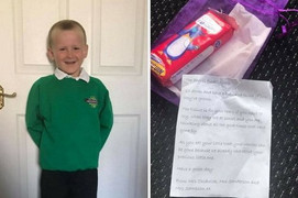 Trường học Anh tặng quà cho phụ huynh vào ngày khai giảng