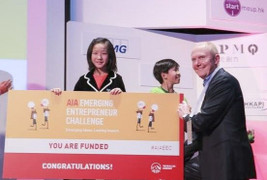 Nữ sinh tạo ứng dụng ngôn ngữ, điều hành công ty ở tuổi 12