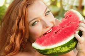 Ăn dưa hấu chớ nên bỏ hạt