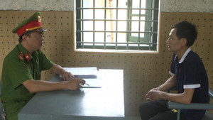 Khởi tố gã chồng chém vợ dã man ở Phú Thọ