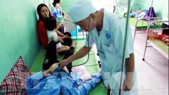 Làm thịt lợn 2 tạ, 13 mâm cơm đầy tiết canh lòng lợn, 50 người ở Thái Bình ngộ độc