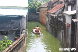 Vừa hết ngập lụt, dân Thủ đô lại sẵn sàng ứng phó bão số 4
