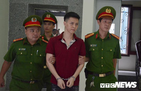 Cha đẻ, mẹ kế bạo hành con trai đến rạn sọ não lĩnh 11 năm tù