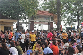 Hiệu trưởng trường tiểu học bị tố thu nhiều khoản vô lý: Chủ tịch Hà Nội chỉ đạo làm rõ