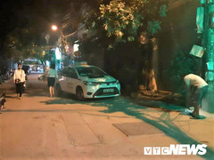 Sức khỏe tài xế taxi bị bắn đạn cao su, chèn xe qua người ở Hà Nội giờ ra sao?