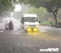 Ngày mai, miền Bắc rét đậm, miền Trung tiếp tục mưa lớn