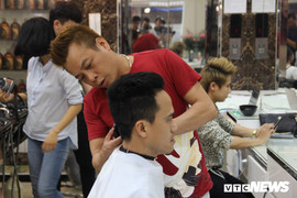 Chủ salon tóc tiết lộ lý do hầu hết khách hàng chọn kiểu tóc của ông Kim Jong-Un