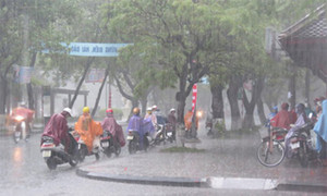 Hôm nay Bắc Bộ đón mưa dông, nắng nóng giảm dần