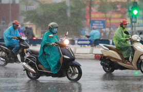 Mưa dông bao trùm miền Bắc trong ngày làm việc đầu tiên sau kỳ nghỉ lễ