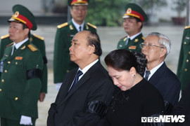 Ảnh: Lãnh đạo Đảng, Nhà nước viếng nguyên Chủ tịch nước Lê Đức Anh