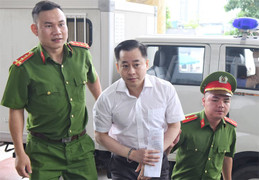 Ai là người giới thiệu Vũ 'nhôm' làm tình báo công an?