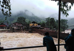 Sẵn sàng sơ tán các điểm thi THPT Quốc gia đề phòng mưa lũ ở miền Bắc