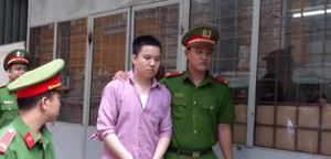 Người chết, kẻ vào tù chỉ vì giấy vệ sinh