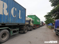 Ảnh: Giao thông Quốc lộ 5 tê liệt hàng chục km sau 3 vụ tai nạn liên tiếp làm 7 người chết