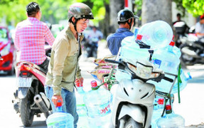 Bắc Bộ nắng nóng, Nam Bộ mưa dông diện rộng