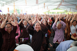 Ngôi chùa có tâm nguyện làm 'chuyến đò cuối' thu hút 10.000 người tham gia