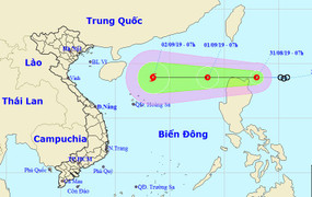 Áp thấp nhiệt đới tiến gần Biển Đông, khả năng mạnh lên thành bão