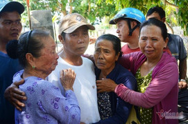 Hành trình sống sót của 41 ngư dân sau 39 giờ ôm can nhựa trên biển