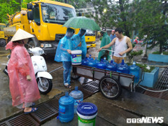 Sau sự cố nhiễm dầu thải, nước sông Đà vẫn an toàn?