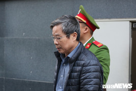 Toà nghỉ một ngày 'tạo điều kiện cho cựu Bộ trưởng Nguyễn Bắc Son khắc phục hậu quả'