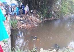 Phát hiện thi thể nam thanh niên dưới cống nước