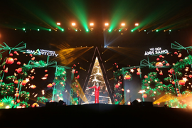 Mỹ Tâm, Tùng Dương diễn ‘cực sung’ tại công viên thể thao lớn nhất Đông Nam Á