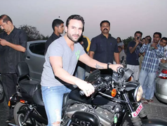 Loạt mô tô Harley Davidson hầm hố của dàn sao Ấn Độ