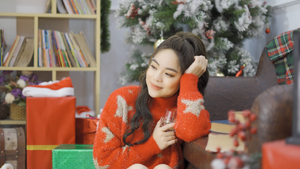 Mai Diệu Ly chơi trội, làm MV tặng người yêu nhân dịp Giáng sinh