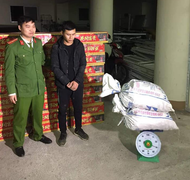 Cảnh sát hóa trang, mật phục 3 ngày bắt xe tải chở 1 tấn pháo lậu