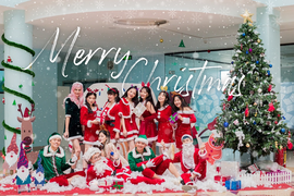 Hoa khôi Đại học FPT khoe vũ đạo nóng bỏng đón Giáng sinh