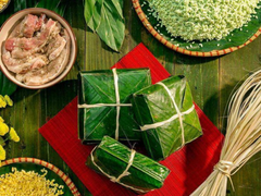 Giá lợn tăng phi mã, bánh chưng 'xách giá' chạy theo