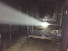 Bệnh nhân đốt bệnh viện, khống chế nữ điều dưỡng trong đêm