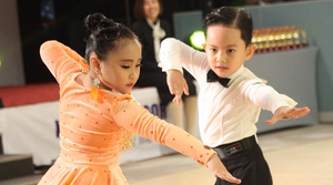 Con trai Khánh Thi đoạt 2 huy chương bạc khi lần đầu thi khiêu vũ thể thao