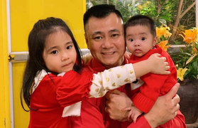 NSND Tự Long hạnh phúc khoe con thứ 2 giống bố 'như hai giọt nước'