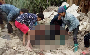 Sập tường trong lúc phá dỡ nhà, 5 người chết ở Hà Giang