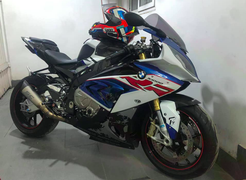 Vụ mất môtô BMW 700 triệu: Nhóm trộm vứt xe ở bãi đất trống, nhắn chủ nhân đến lấy