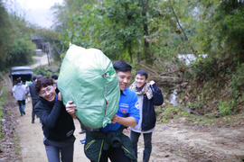 'Cánh én ngày xuân 2020' lan tỏa yêu thương đến người dân Lao Chải