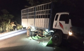 Ô tô tải va chạm xe máy, 3 người chết thương tâm