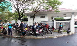 Bị nợ lương và bảo hiểm, hàng trăm tài xế xe buýt Đà Nẵng đình công trong ngày đầu năm mới