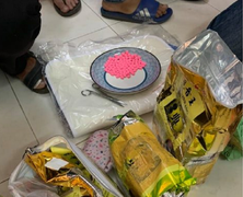 Bắt ‘phi công trẻ’ giúp người tình chuyển hơn 3kg ma túy đá từ Campuchia 