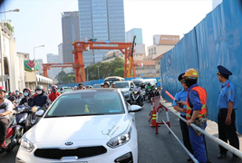 Người Sài Gòn khốn khổ vì 'lô cốt' bủa vây dịp cận Tết