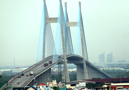 TP.HCM cấm xe máy, xe đạp đi trên cầu Phú Mỹ trong 8 giờ 