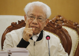 Đối thoại gay gắt về sách Công nghệ giáo dục: Bộ GD&ĐT đề xuất sửa, GS Hồ Ngọc Đại nói không