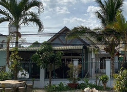 Phó chủ tịch HĐND huyện đi xe hơi vẫn được xây nhà tình nghĩa