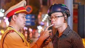 Nồng độ cồn tồn tại bao lâu trong máu, trong hơi thở?